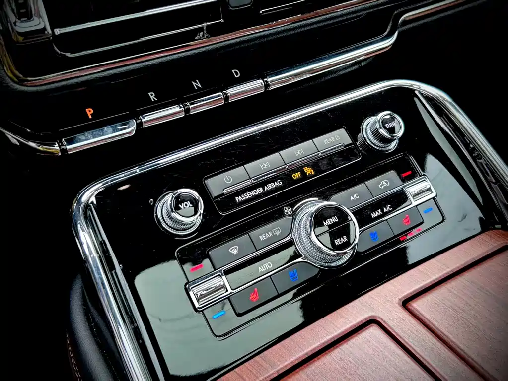 Navigator 3.5 T LWB President