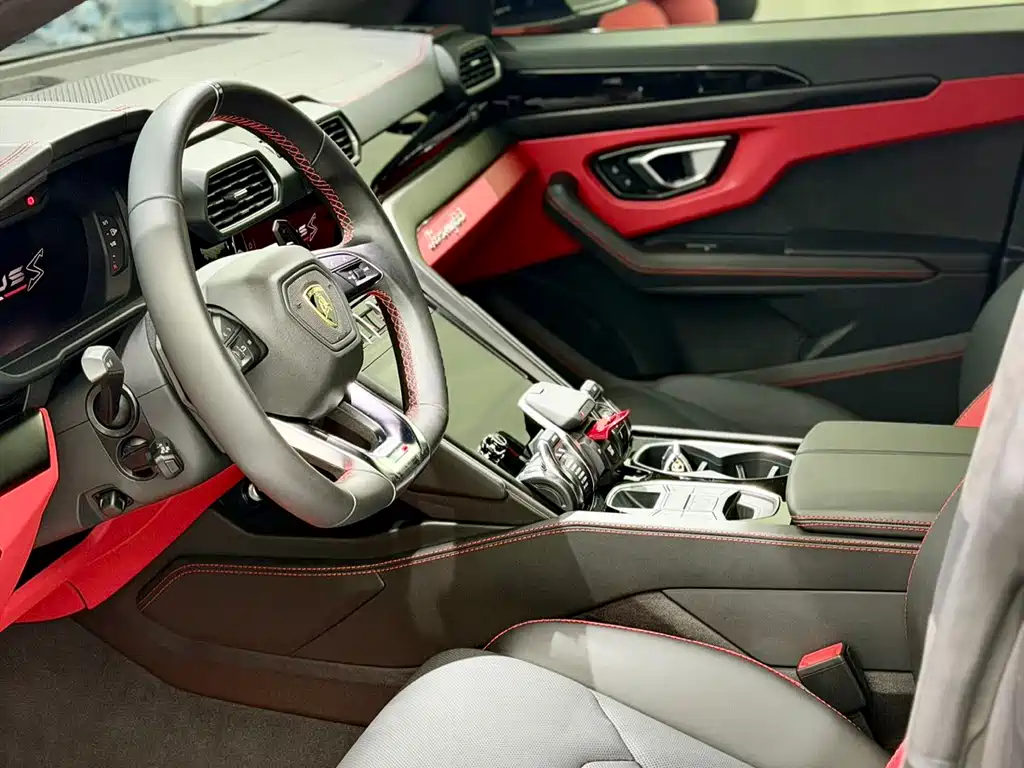 Urus 4.0 T V8 S