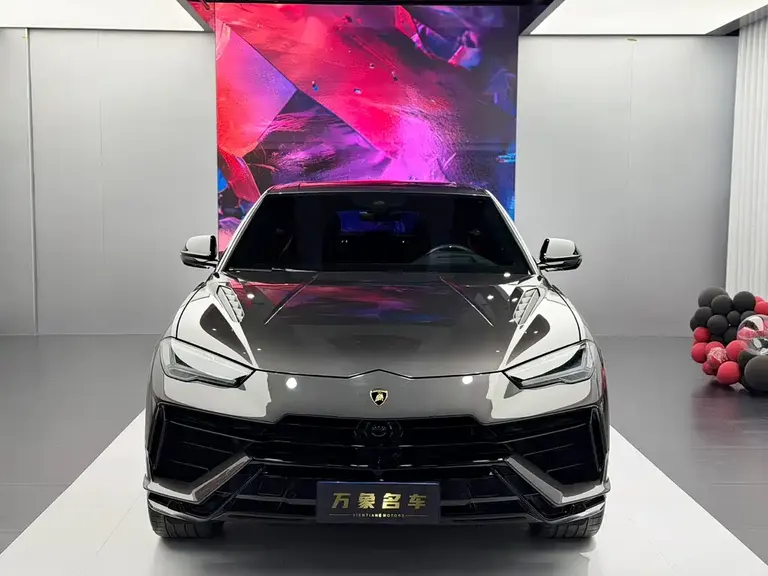 Lamborghini Urus 4.0 T V8 S