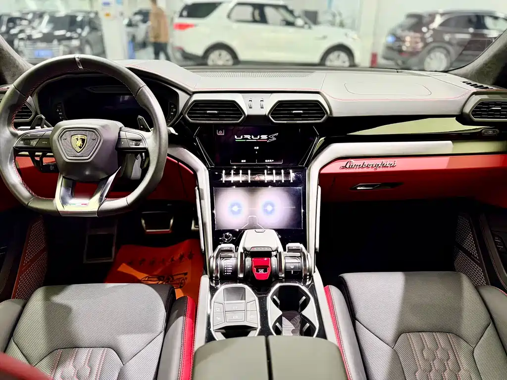 Urus 4.0 T V8 S