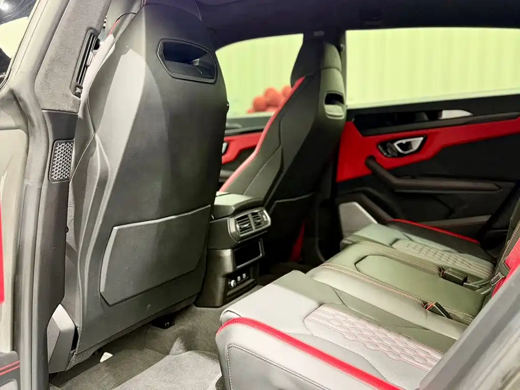 Urus 4.0 T V8 S