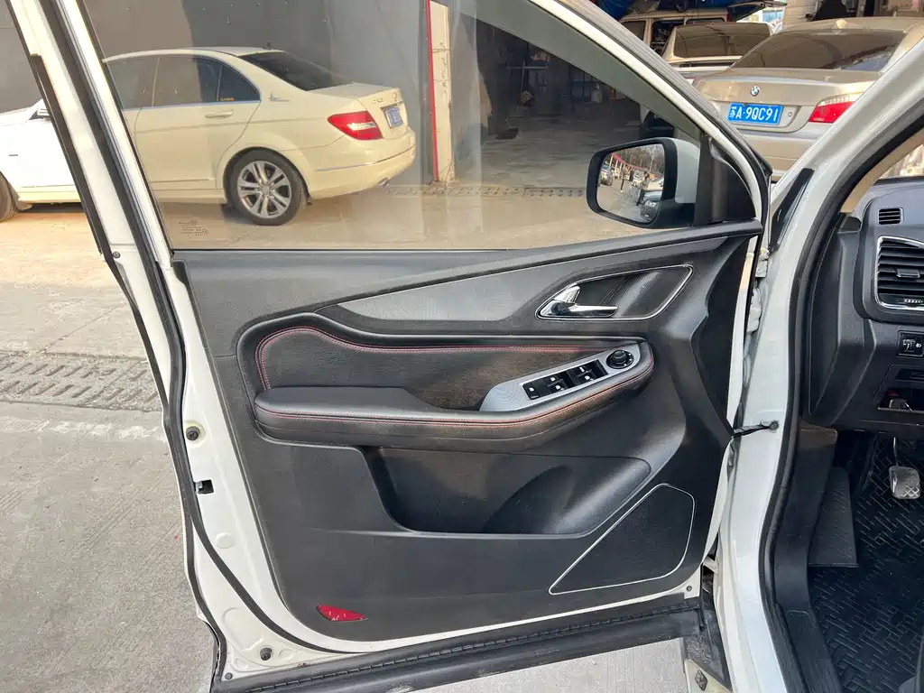 Baojun 560 1.8 L Manual Luxury