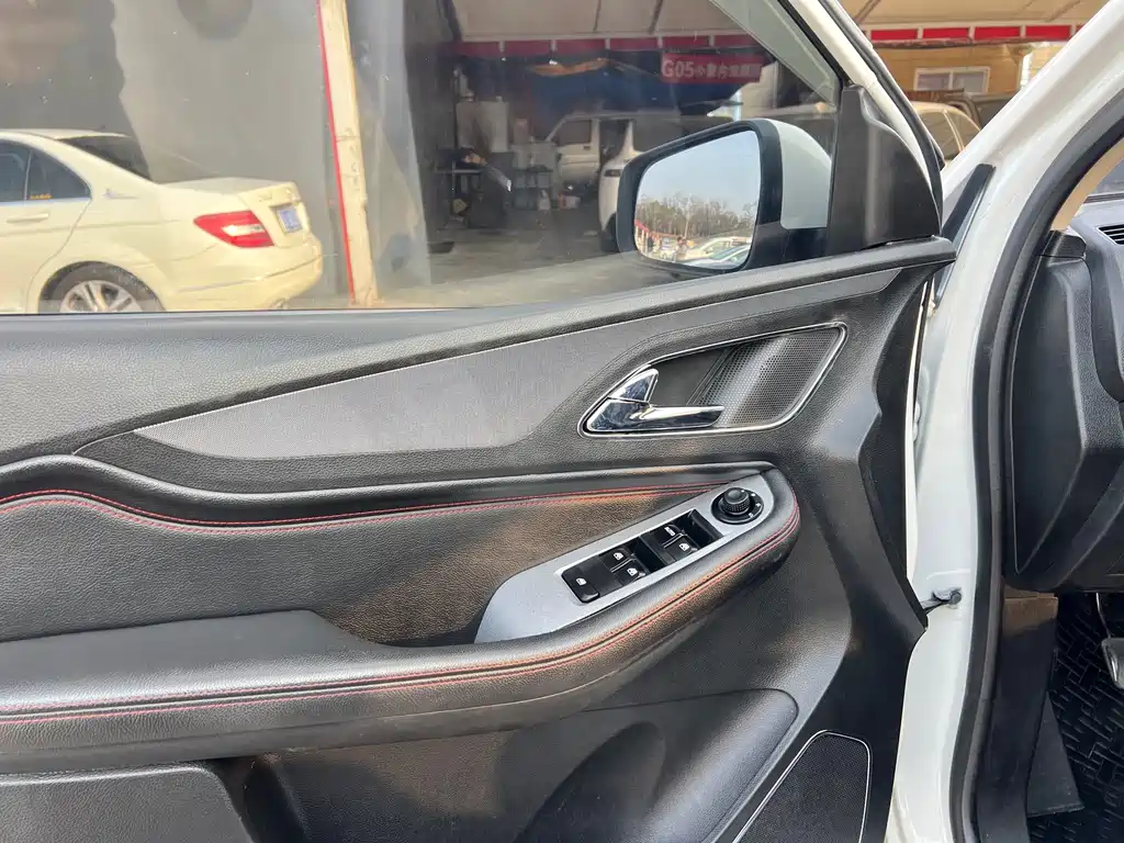 Baojun 560 1.8 L Manual Luxury