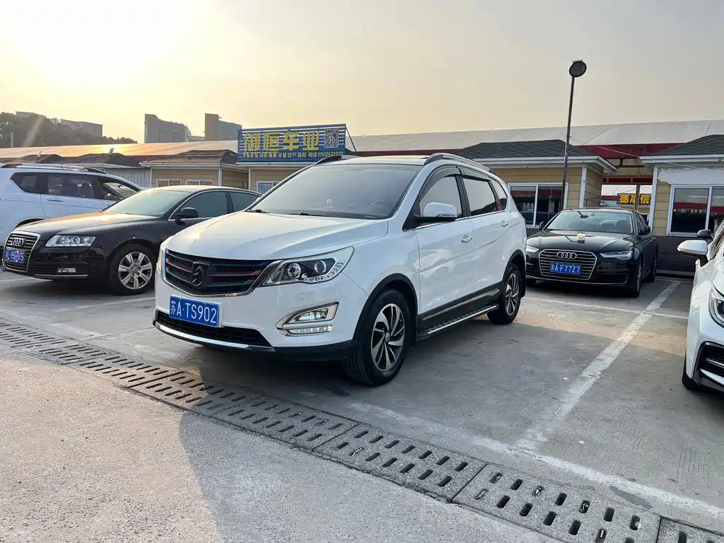 Baojun 560 1.8 L Manual Luxury