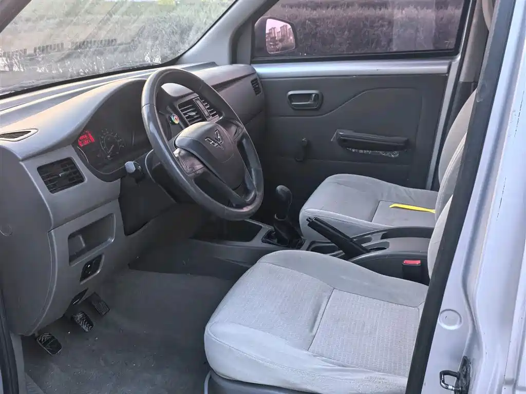 Wuling Rongguang V 1.5 L Utility