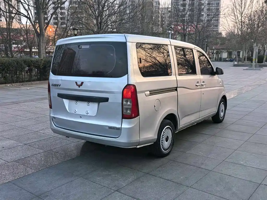 Wuling Rongguang V 1.5 L Utility