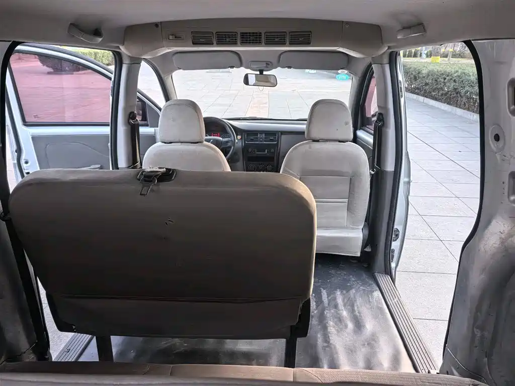 Wuling Rongguang V 1.5 L Utility