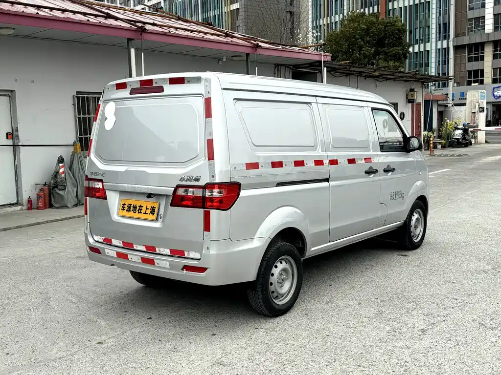 Xiaohaishi X30 小海狮X30 2024款 1.5 L 财富型厢货 2/5座 前置空调