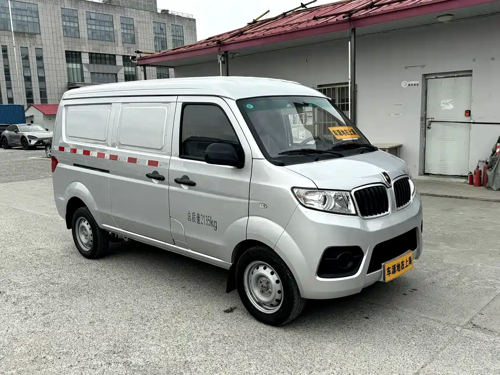 Xiaohaishi X30 小海狮X30 2024款 1.5 L 财富型厢货 2/5座 前置空调