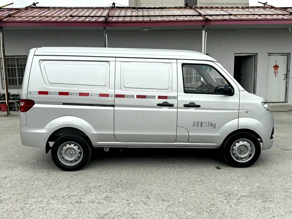 Xiaohaishi X30 小海狮X30 2024款 1.5 L 财富型厢货 2/5座 前置空调