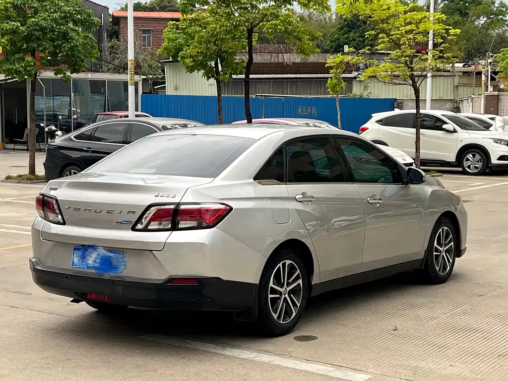 Venucia D60 启辰D60 2019款 1.6 L XV CVT智联豪华版