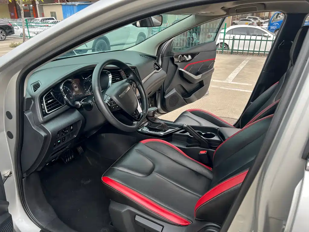 Venucia D60 启辰D60 2019款 1.6 L XV CVT智联豪华版