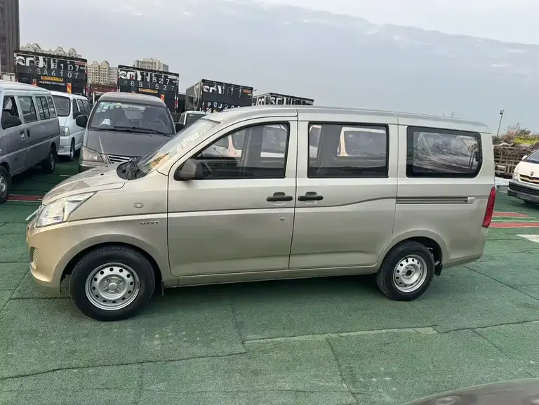 Wuling Rongguang V 1.5 L Standard