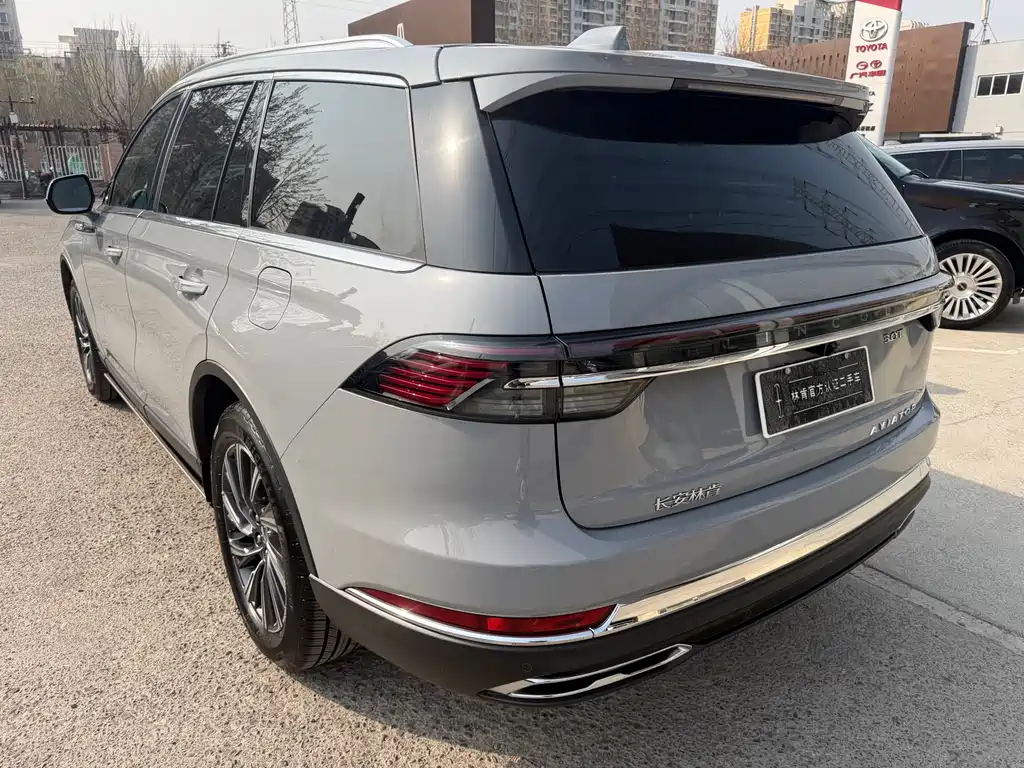 Aviator 3.0 T V6 4 WD Noble Elegant 6-seat