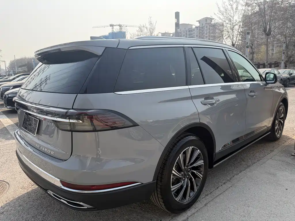 Aviator 3.0 T V6 4 WD Noble Elegant 6-seat