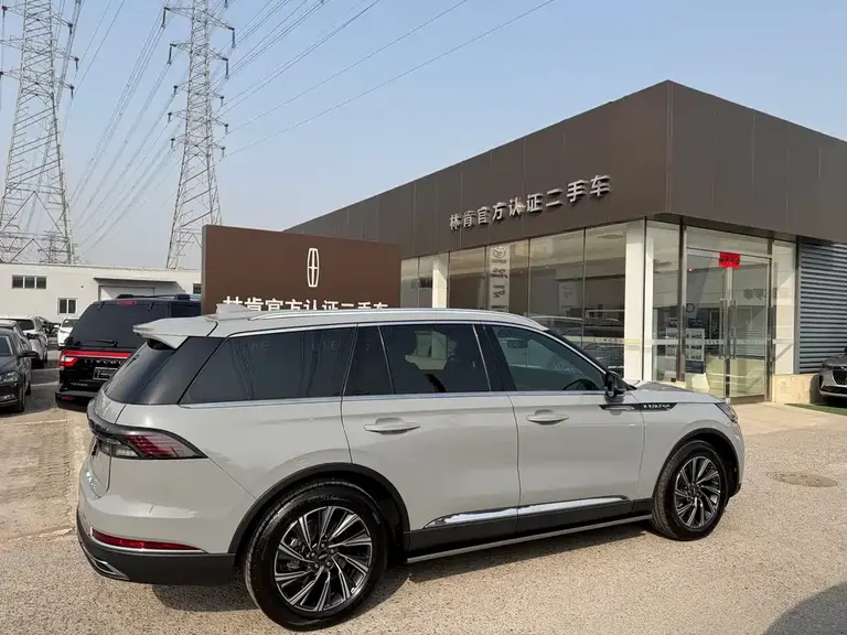 Lincoln Aviator 3.0 T V6 4 WD Noble Elegant 6-seat