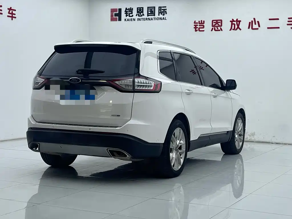 Edge EcoBoost 245 4 WD Supreme Sharp 7-seat