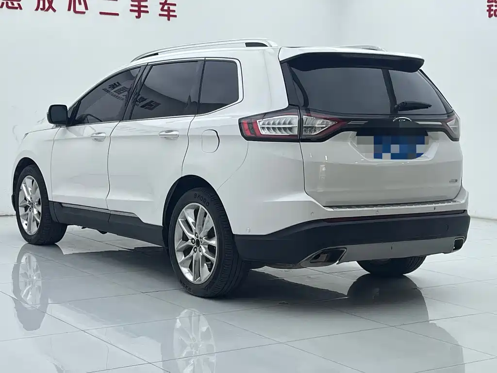 Edge EcoBoost 245 4 WD Supreme Sharp 7-seat