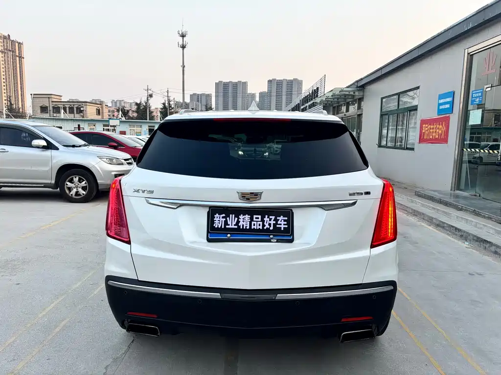 Cadillac XT5 Anniversary Celebration 25 T Luxury