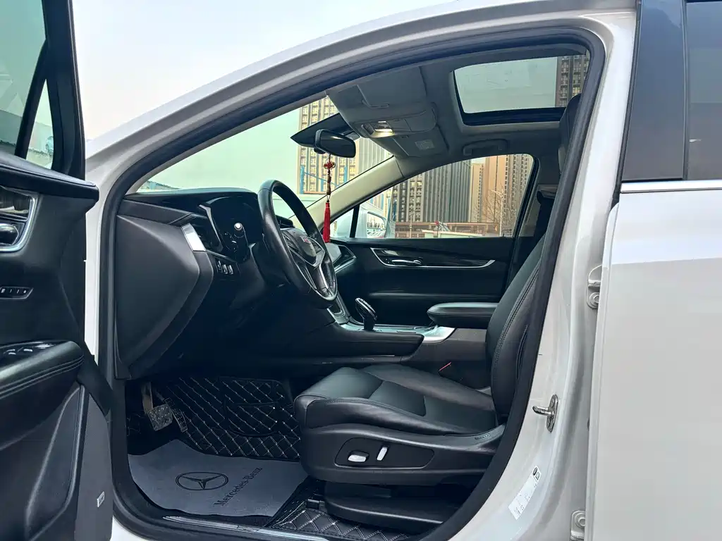 Cadillac XT5 Anniversary Celebration 25 T Luxury