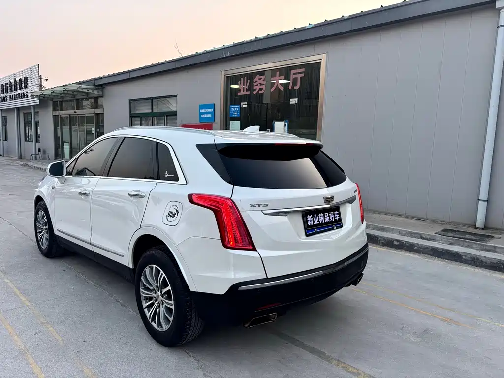 Cadillac XT5 Anniversary Celebration 25 T Luxury