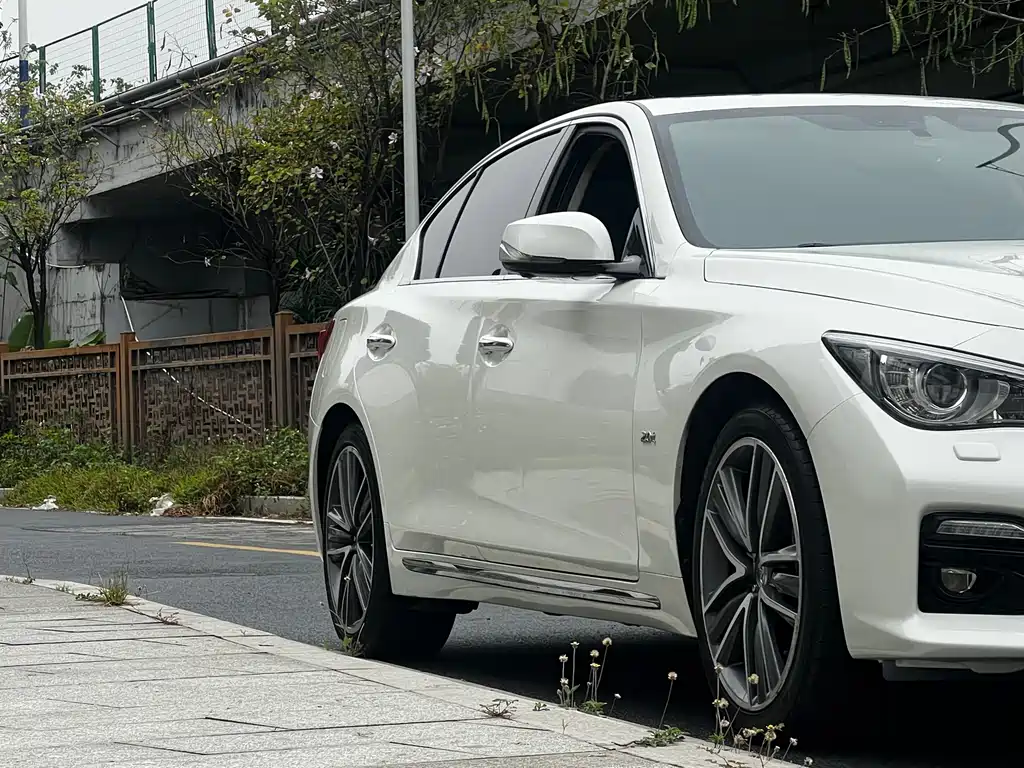 Infiniti Q50 L 英菲尼迪Q50 L 2016款 2.0 T 豪华运动版