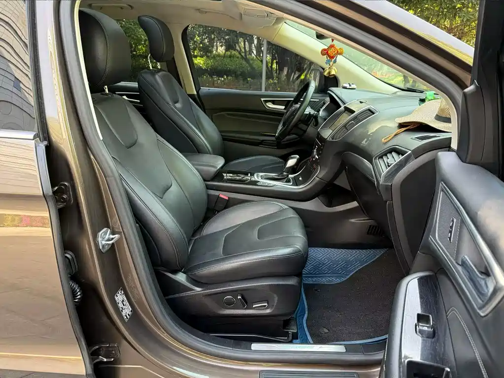 Edge EcoBoost 245 4 WD Supreme Sharp 7-seat