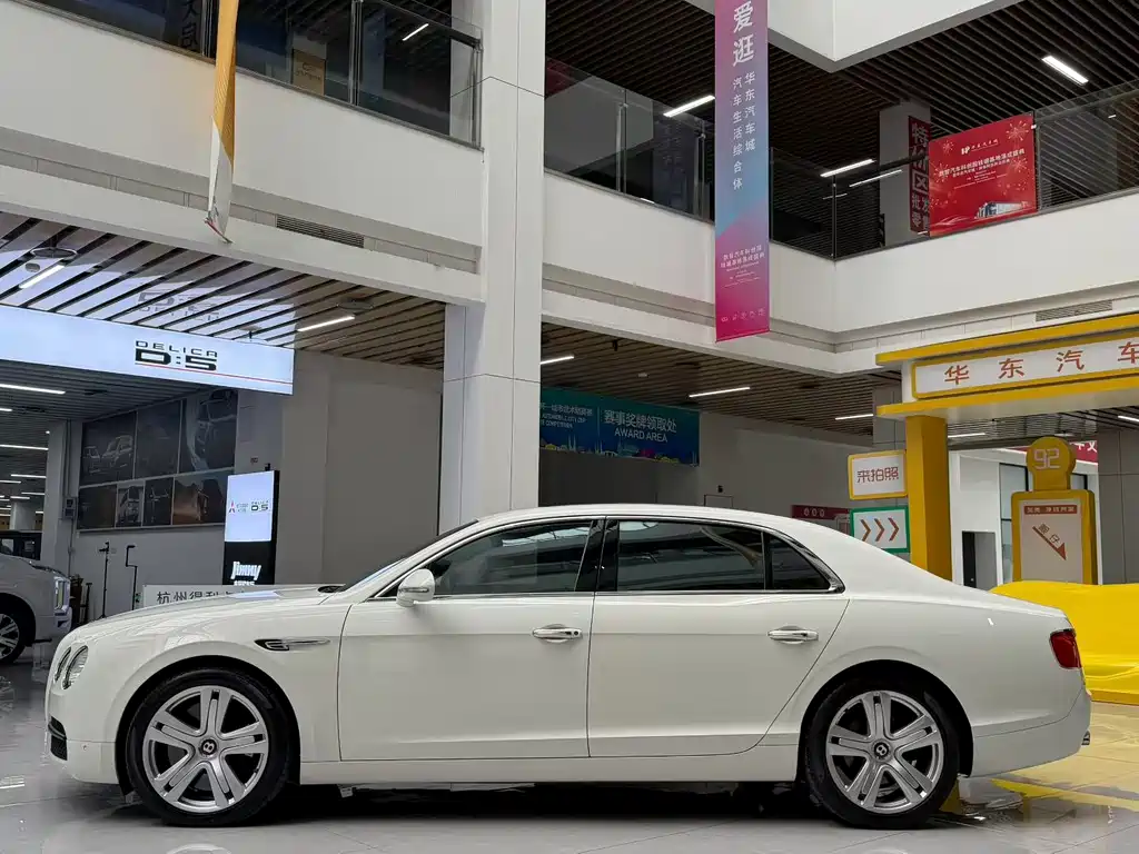 Flying Spur 4.0 T V8 Standard