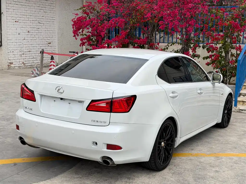 Lexus IS 300 Dynamic Shine Special Edition