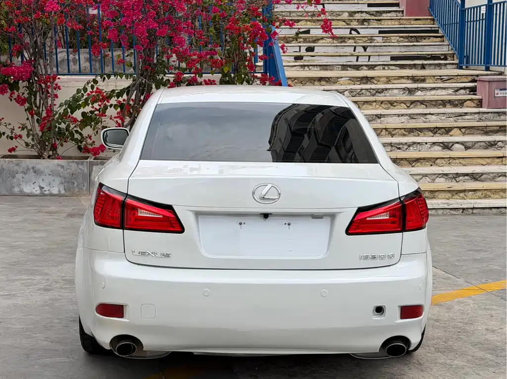 Lexus IS 300 Dynamic Shine Special Edition