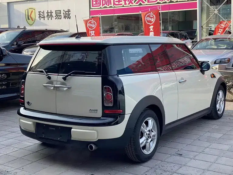 MINI CLUBMAN 1.6 L ONE