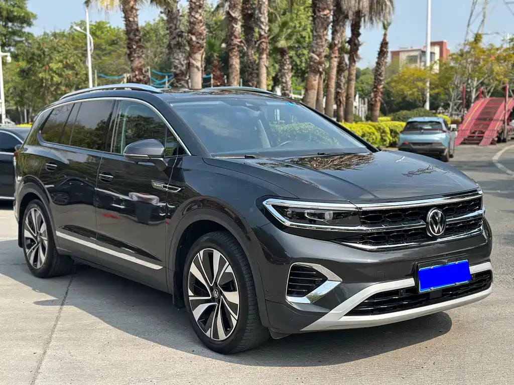 Talagon 380 TSI 4 WD Luxury Premium Realm Pro 6-seat