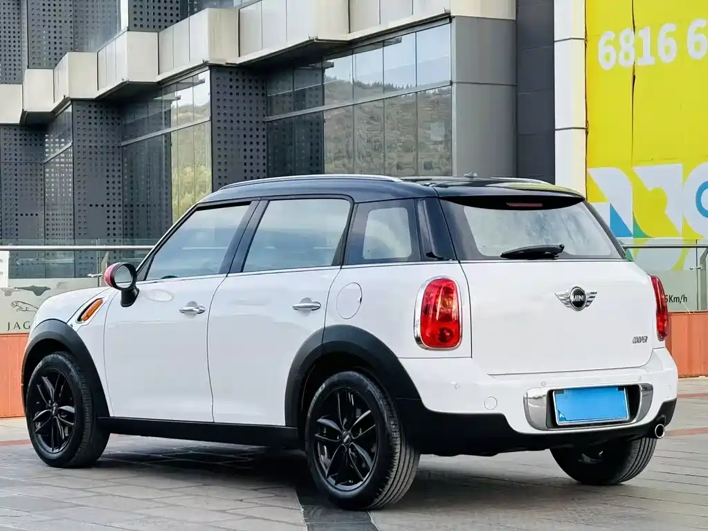 MINI COUNTRYMAN 1.6 L COOPER Fun