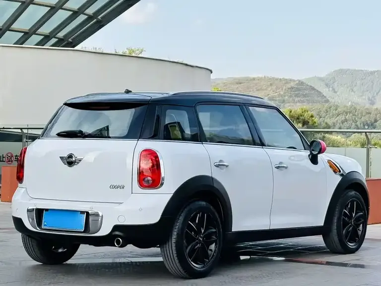 MINI COUNTRYMAN 1.6 L COOPER Fun
