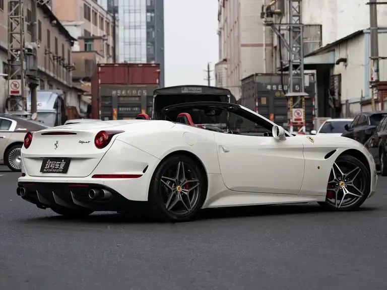 Ferrari California T 3.9 T Standard