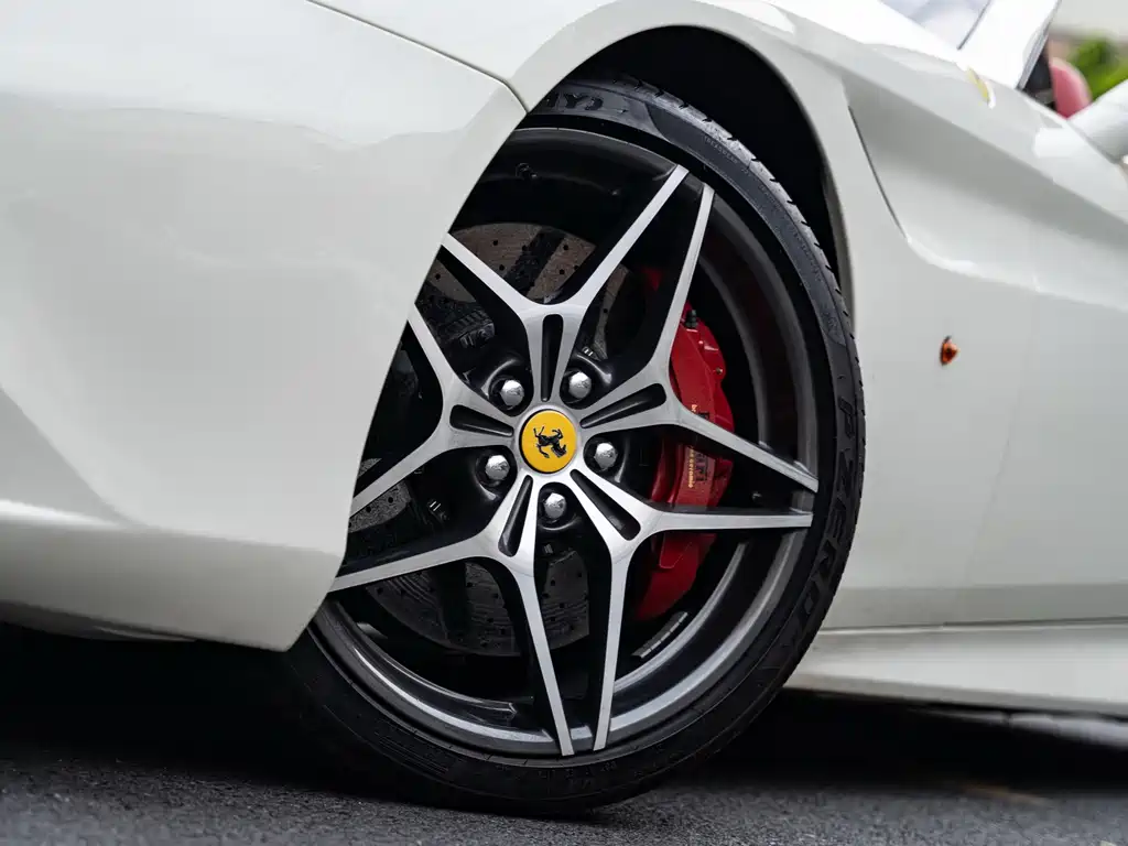 California T 3.9 T Standard
