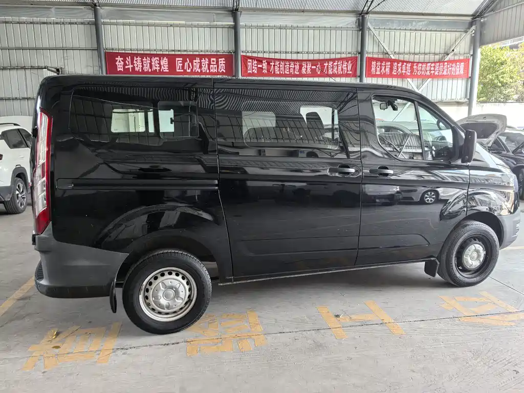 Transit 2.0 T Gasoline Auto Multi-purpose Commercial SWB Low Roof 6-seat CN-VI