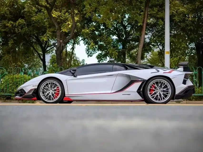 Aventador LP 700-4