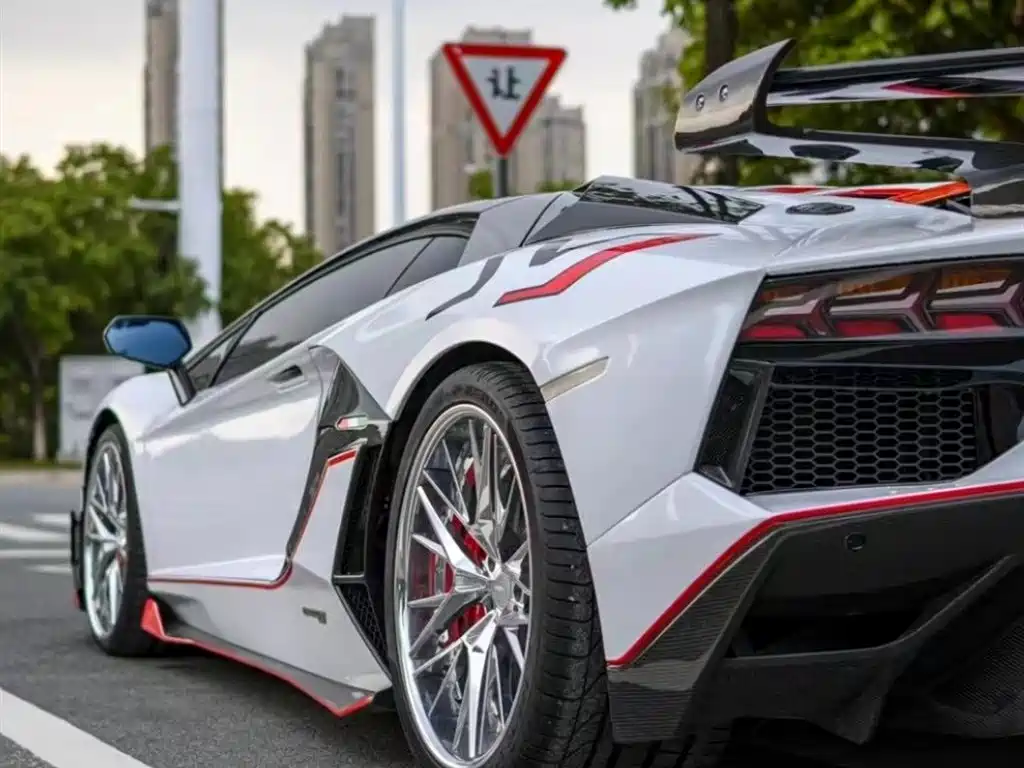Aventador LP 700-4