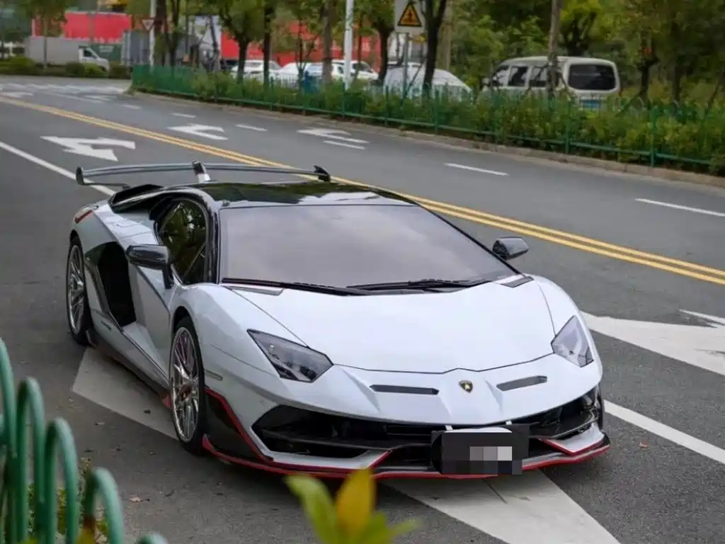 Aventador LP 700-4
