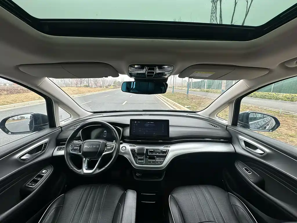 Roewe iMAX8 400 TGI Supreme Series Honored