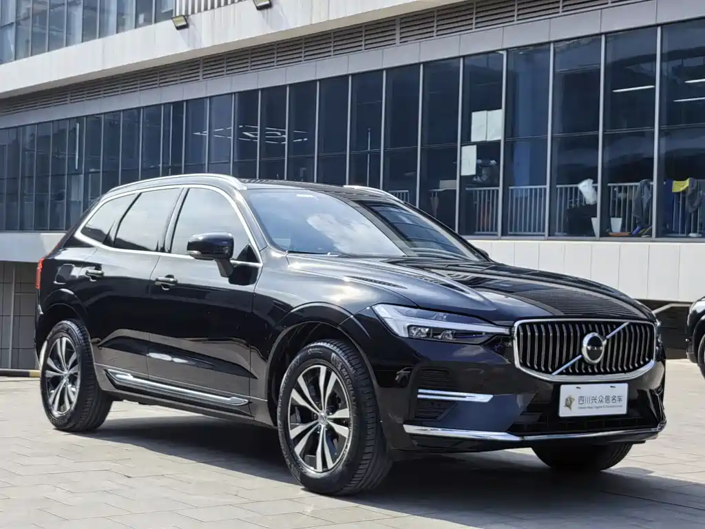 Volvo XC60 B5 4 WD Smart Ease Luxury