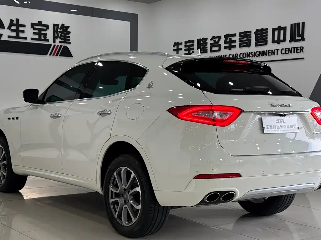 Levante 3.0 T Standard
