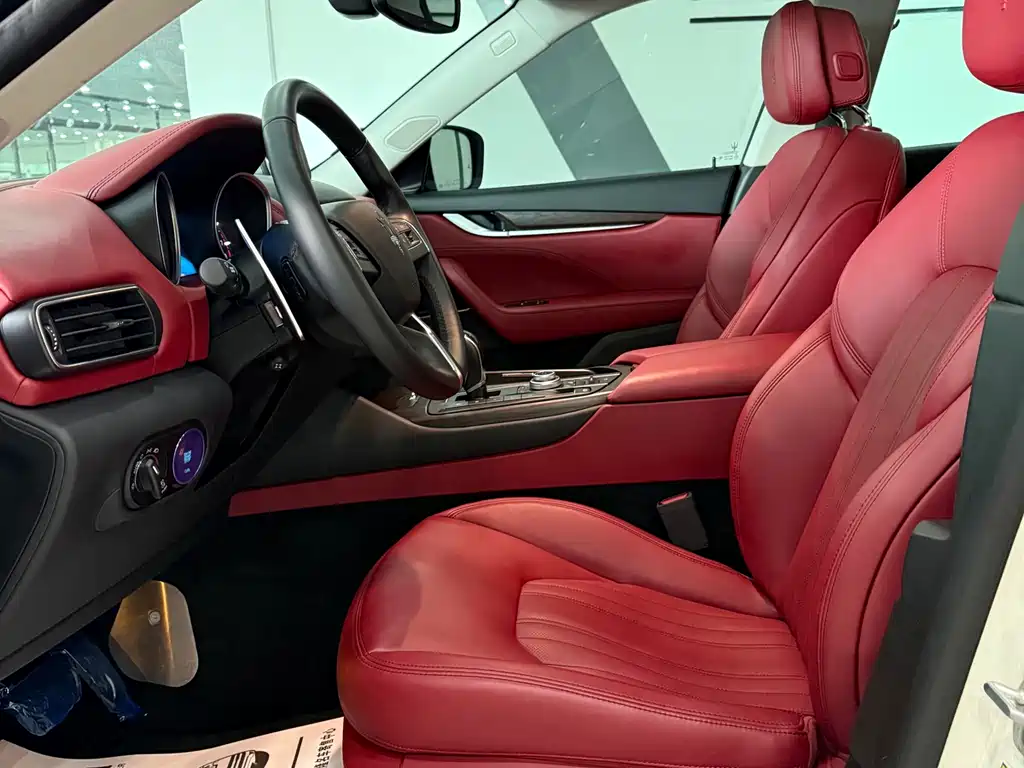 Levante 3.0 T Standard