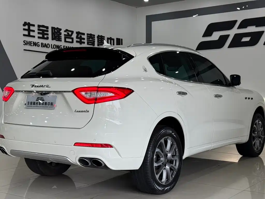 Levante 3.0 T Standard