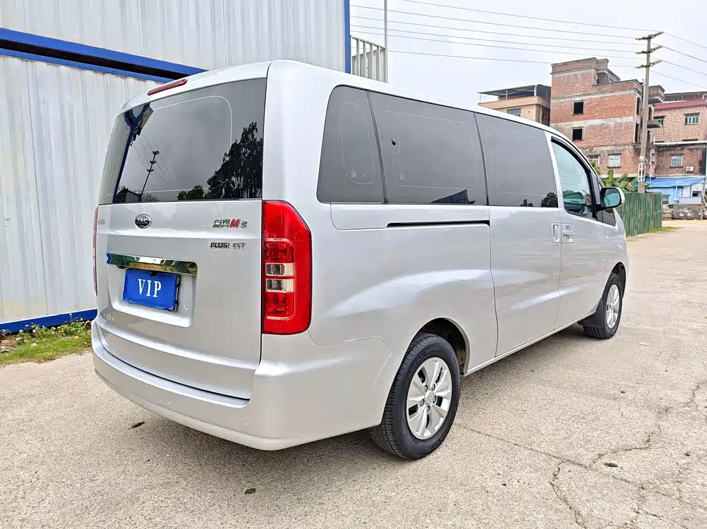 Refine M3 PLUS 1.5 T 7 8-seat Connected