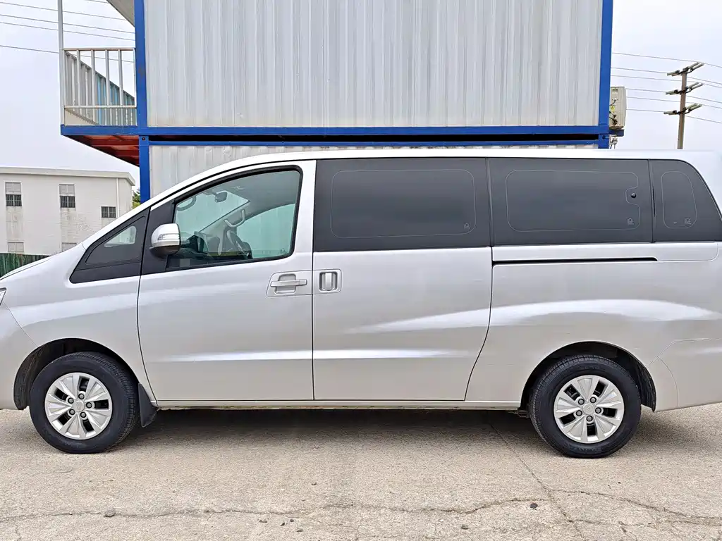 Refine M3 PLUS 1.5 T 7 8-seat Connected
