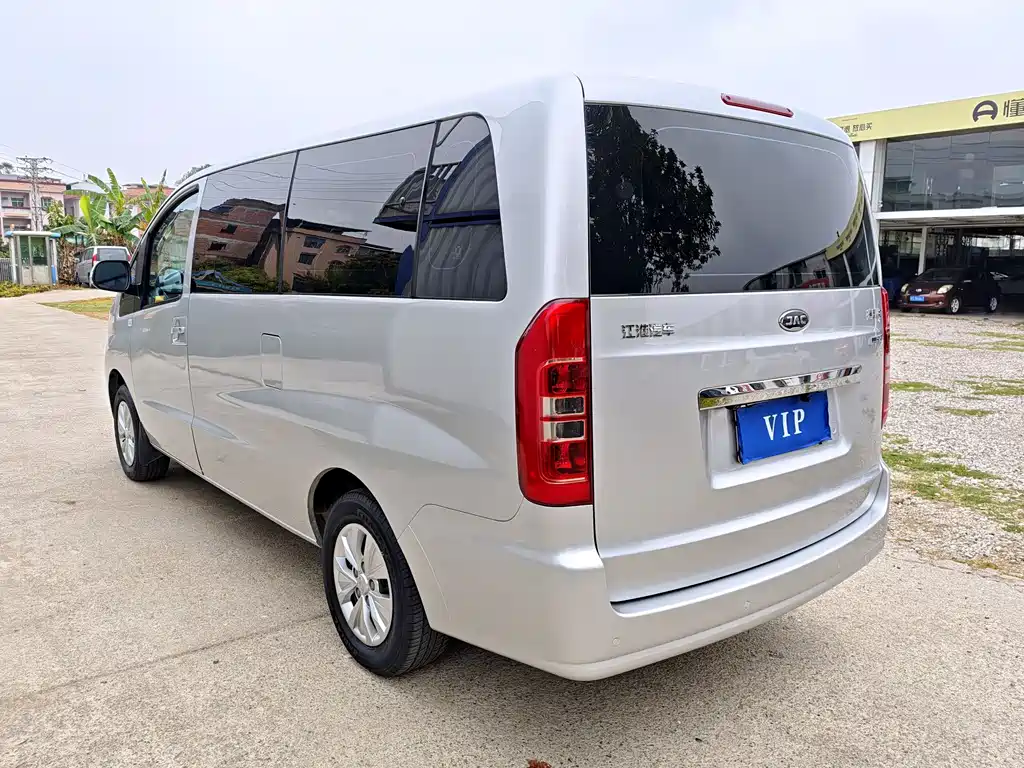 Refine M3 PLUS 1.5 T 7 8-seat Connected