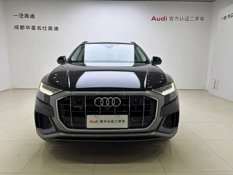Audi Q8 55 TFSI Luxury Dynamic
