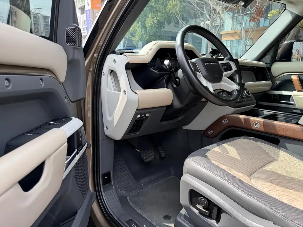 Land Rover Defender 110 P400 X-DYNAMIC HSE